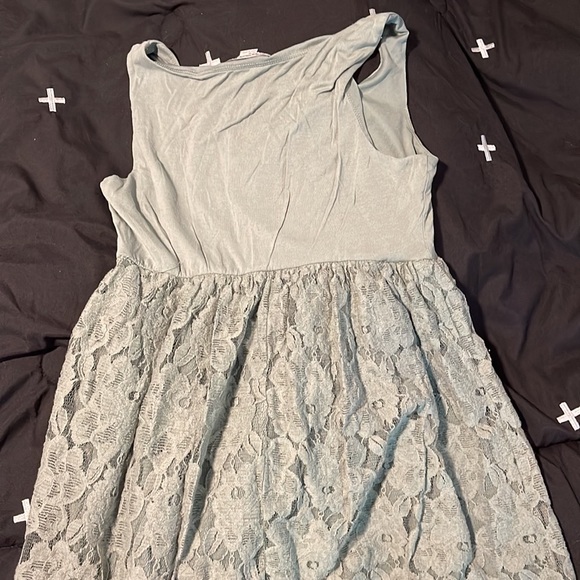 Forever 21 brand tank top. - Picture 2 of 2